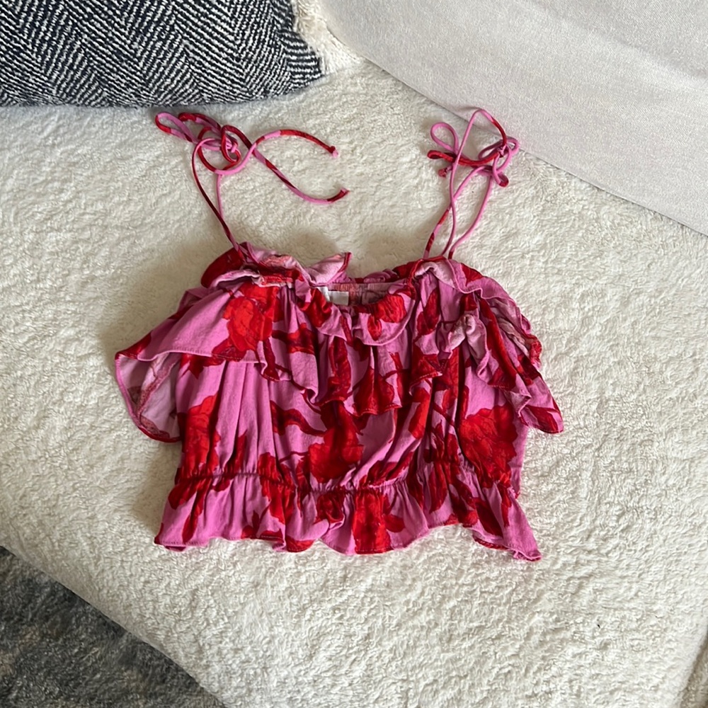Olivaceous top